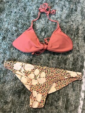 Women’s Roxy / Volcom Floral Bikini Set Size XS/S